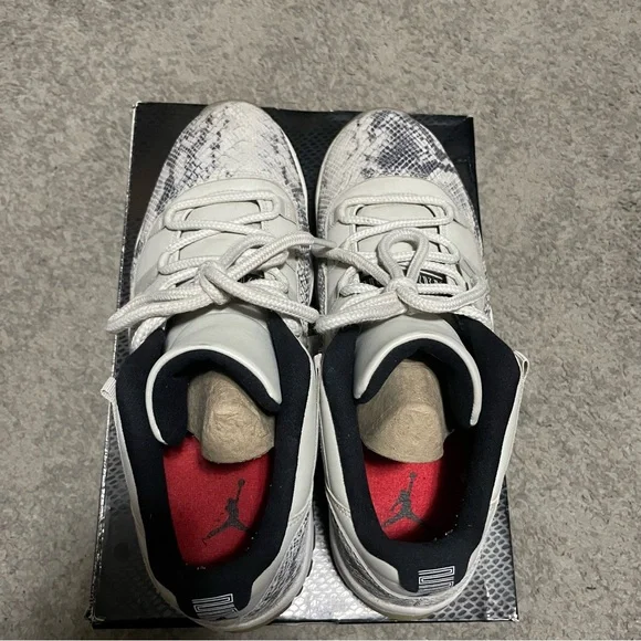 Jordan 11 Retro Low Light Bone Snakeskin Size 12 - Picture 9 of 11